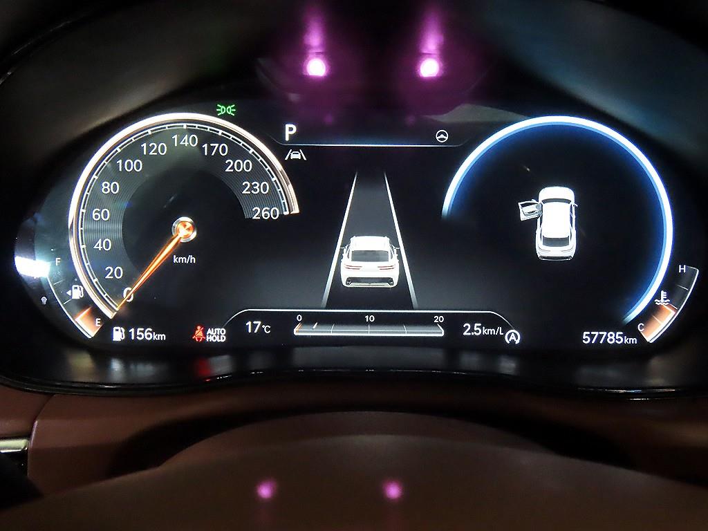 Genesis GV70 - Vista 9