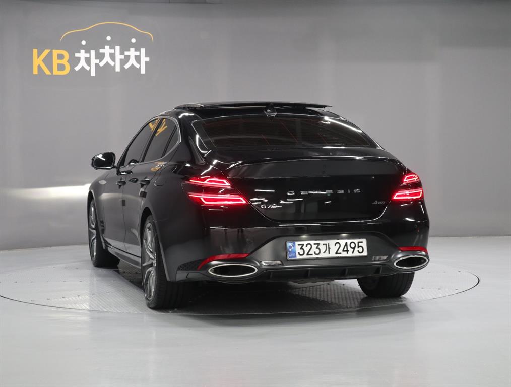 Genesis G70 - Vista 4