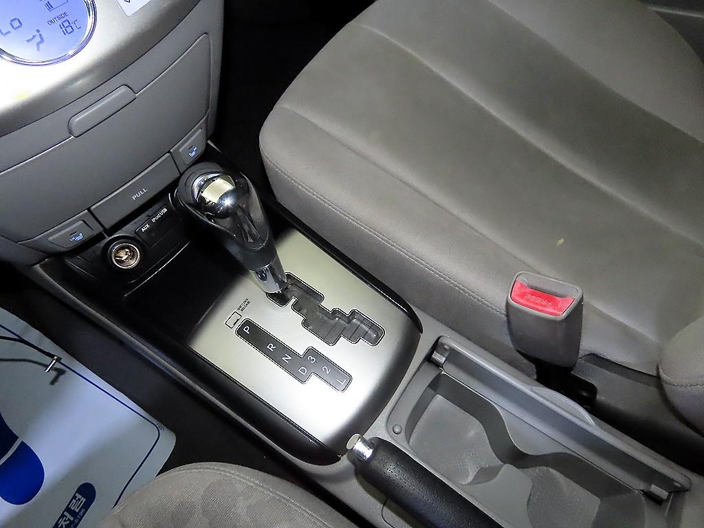 HYUNDAI Avante - Vista 12