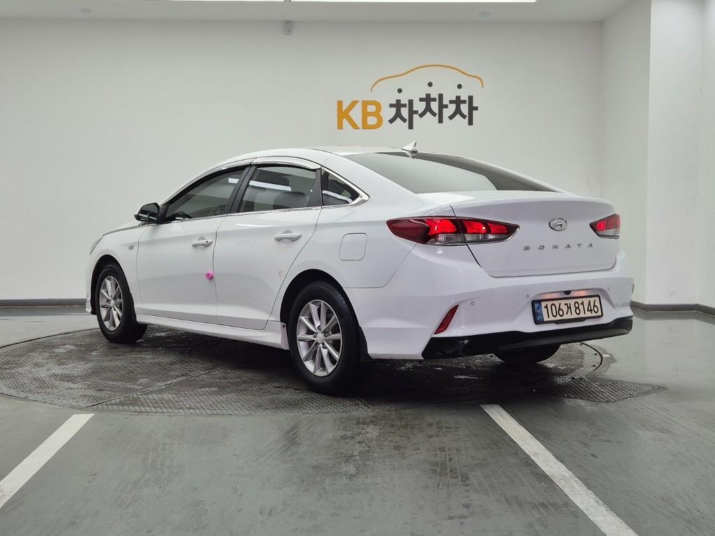 HYUNDAI Sonata - Vista 3