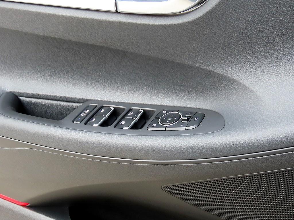 HYUNDAI Grandeur - Vista 11