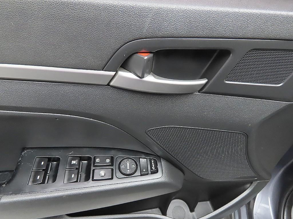 HYUNDAI Avante 2018 Gris - Importación desde Corea - HF Imports Iquique - Foto 10