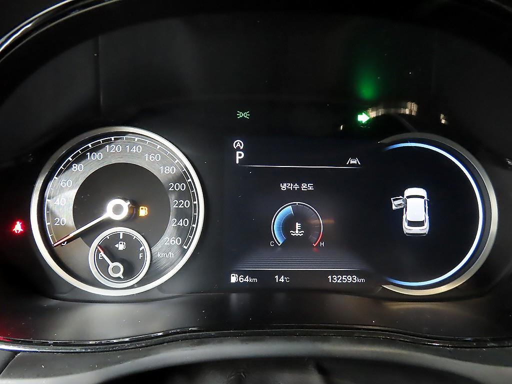 Genesis GV70 - Vista 8