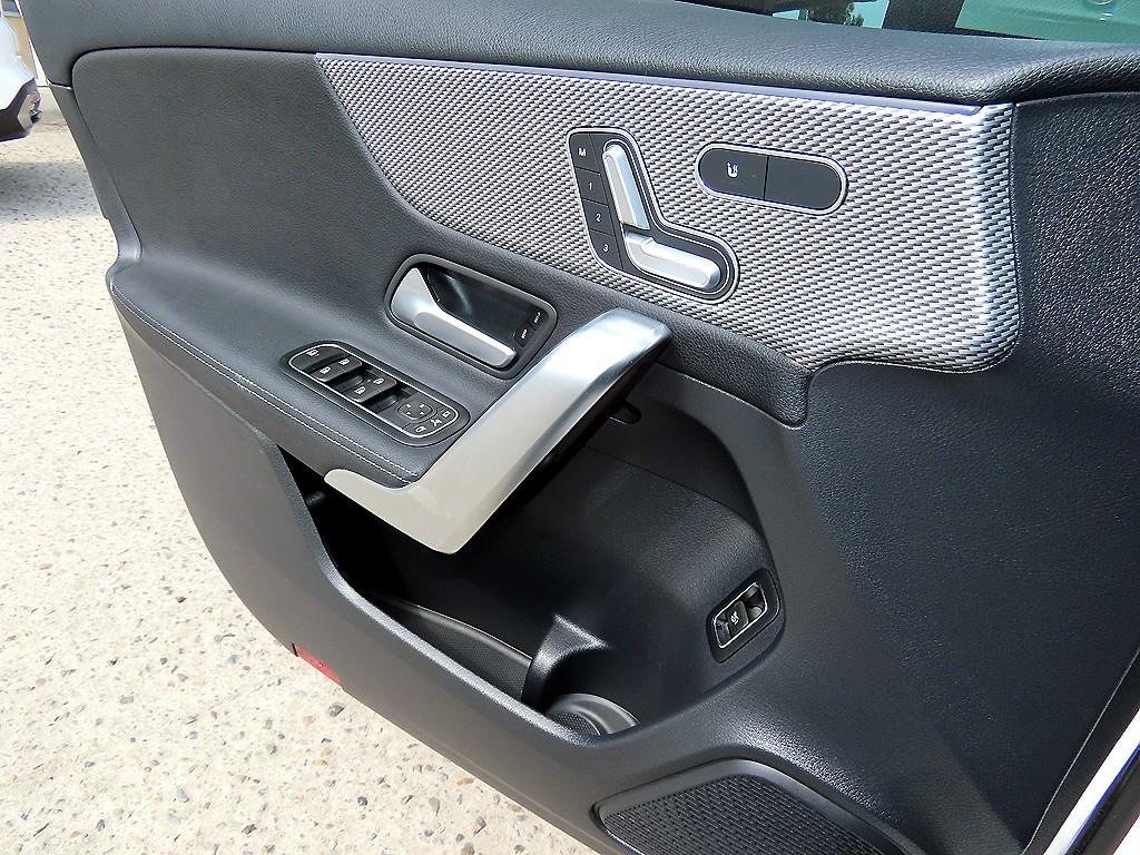 Mercedes Benz A Class - Vista 12