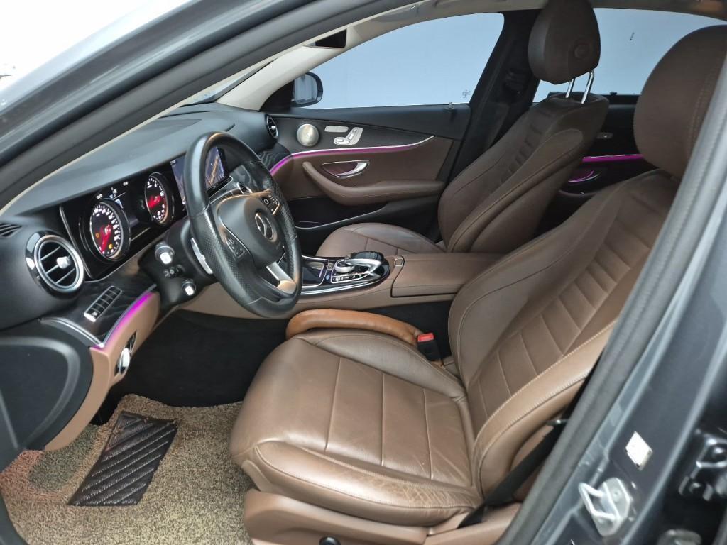 Mercedes Benz E class - Vista 11