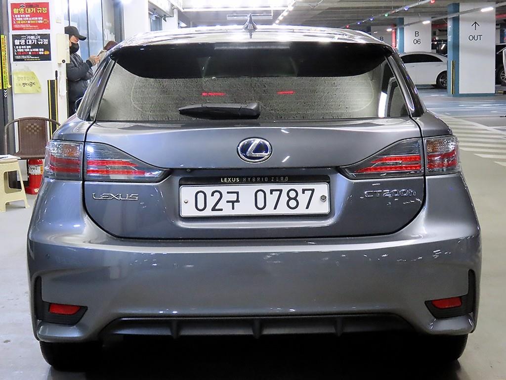 Lexus CT - Vista 5