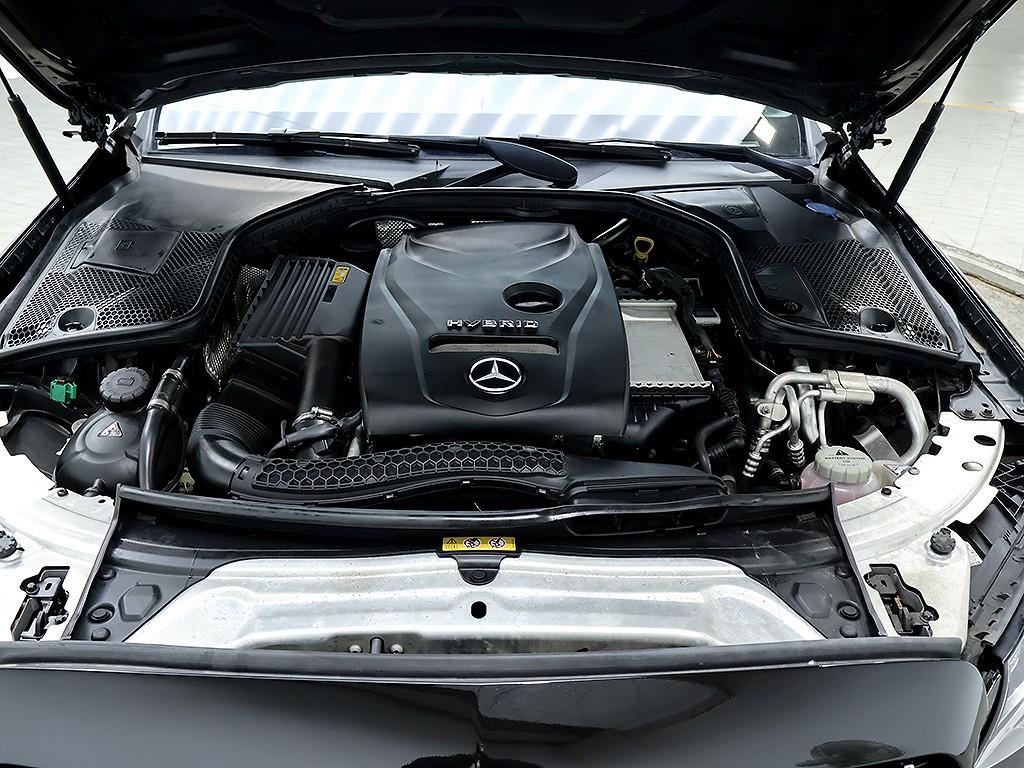 Mercedes Benz C Class 2018 Negro - Importación desde Corea - HF Imports Iquique - Foto 8