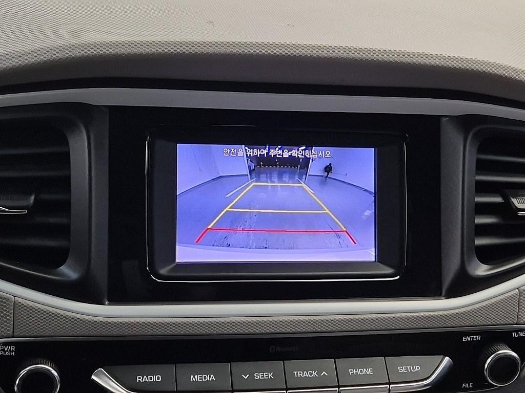 HYUNDAI Ioniq - Vista 11