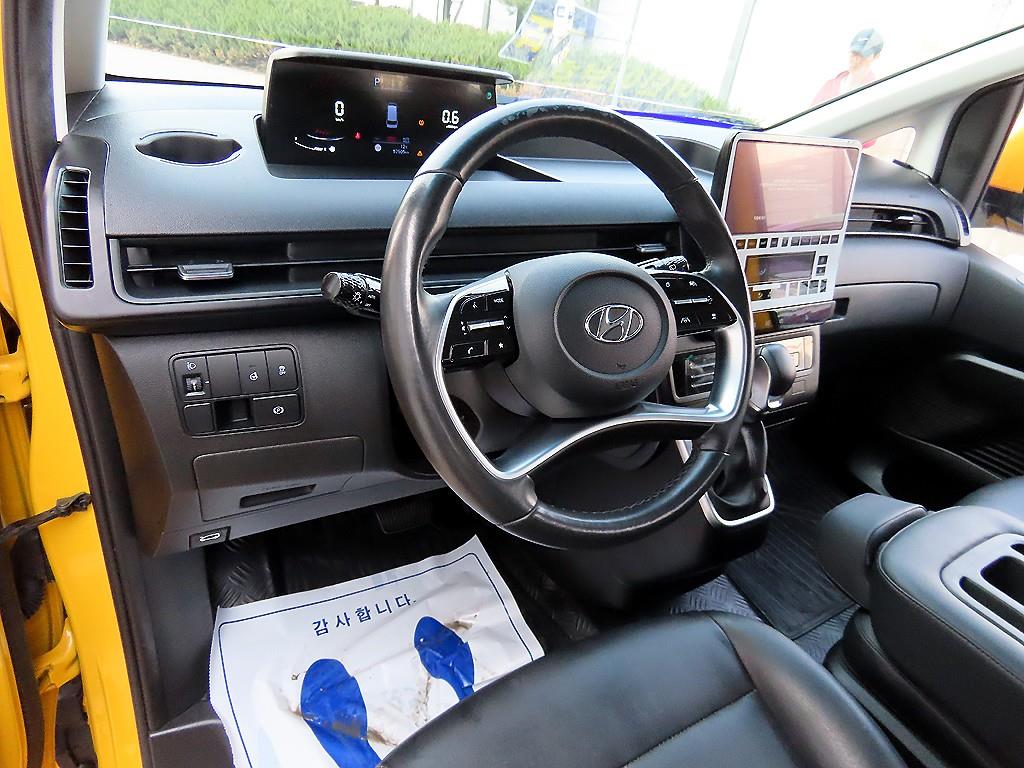 HYUNDAI Staria - Vista 8