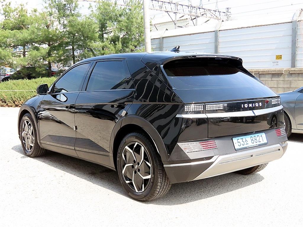 HYUNDAI Ioniq 5 - Vista 3