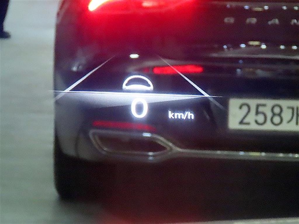 Genesis GV70 2022 Blanco - Importación desde Corea - HF Imports Iquique - Foto 13