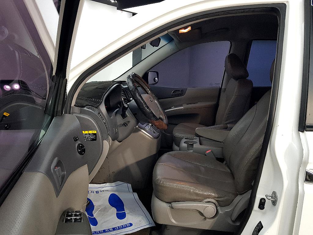 KIA Carnival - Vista 8