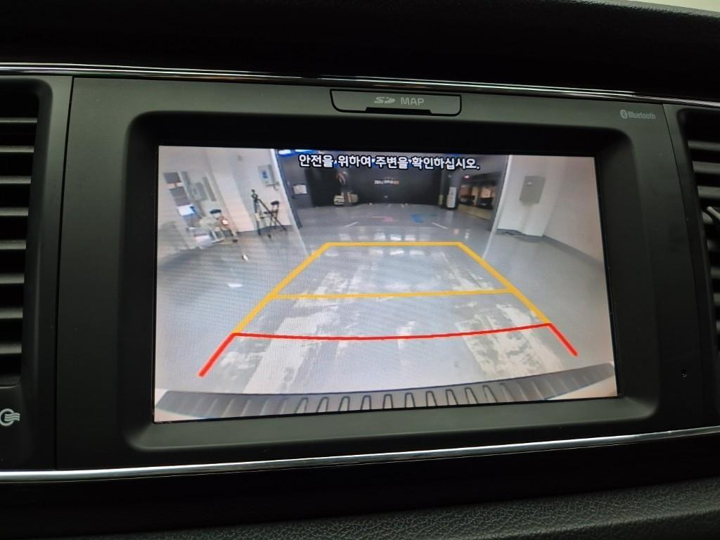 KIA Carnival - Vista 12