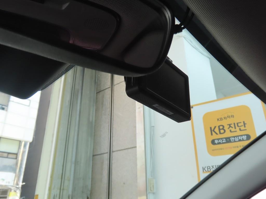 HYUNDAI Sonata - Vista 11