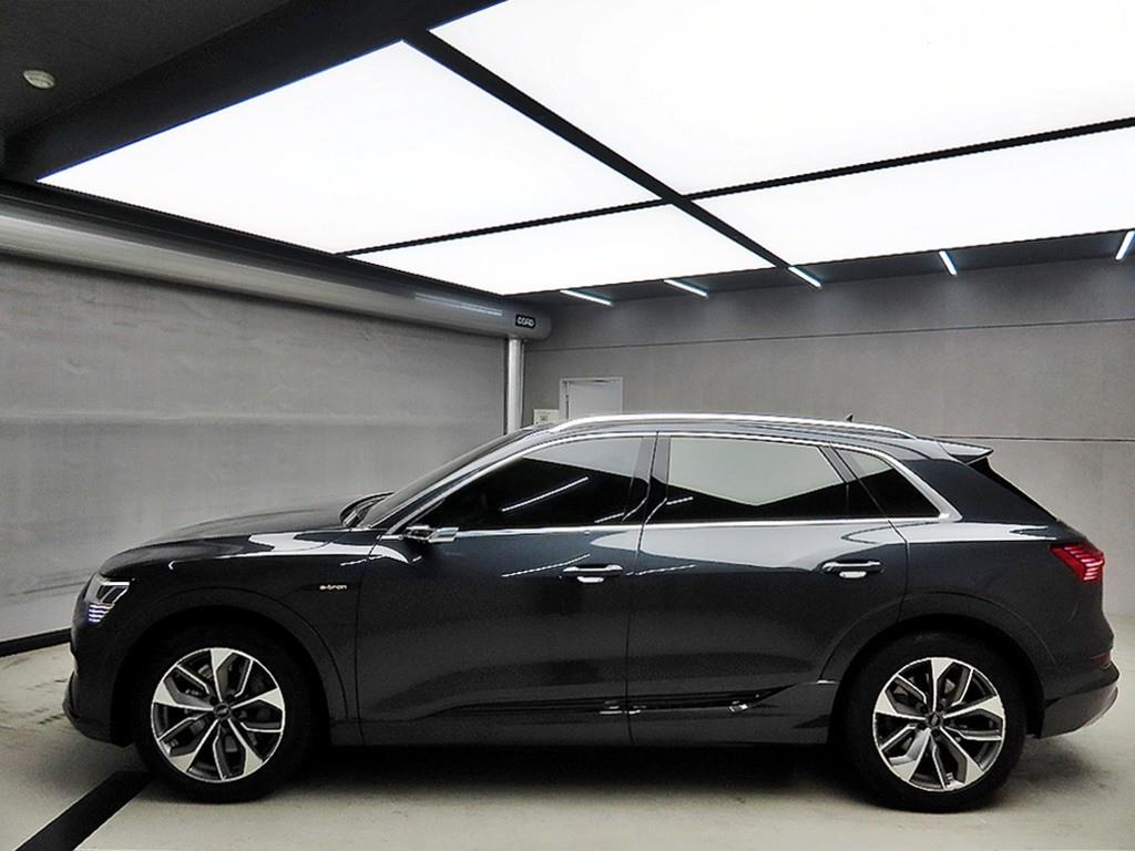 Audi e-Tron - Vista 4