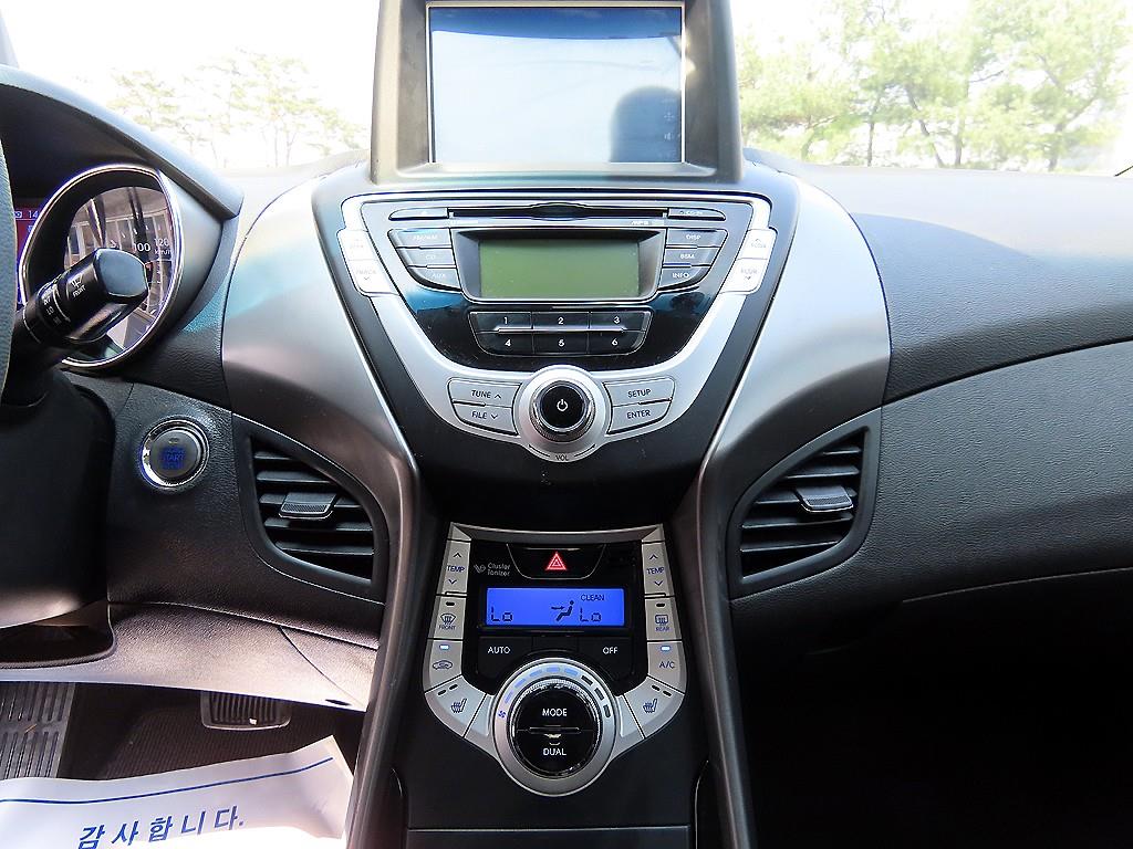 HYUNDAI Avante 2011 Plateado - Importación desde Corea - HF Imports Iquique - Foto 13