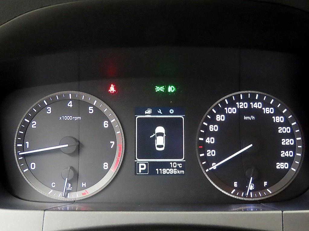 HYUNDAI Sonata - Vista 8