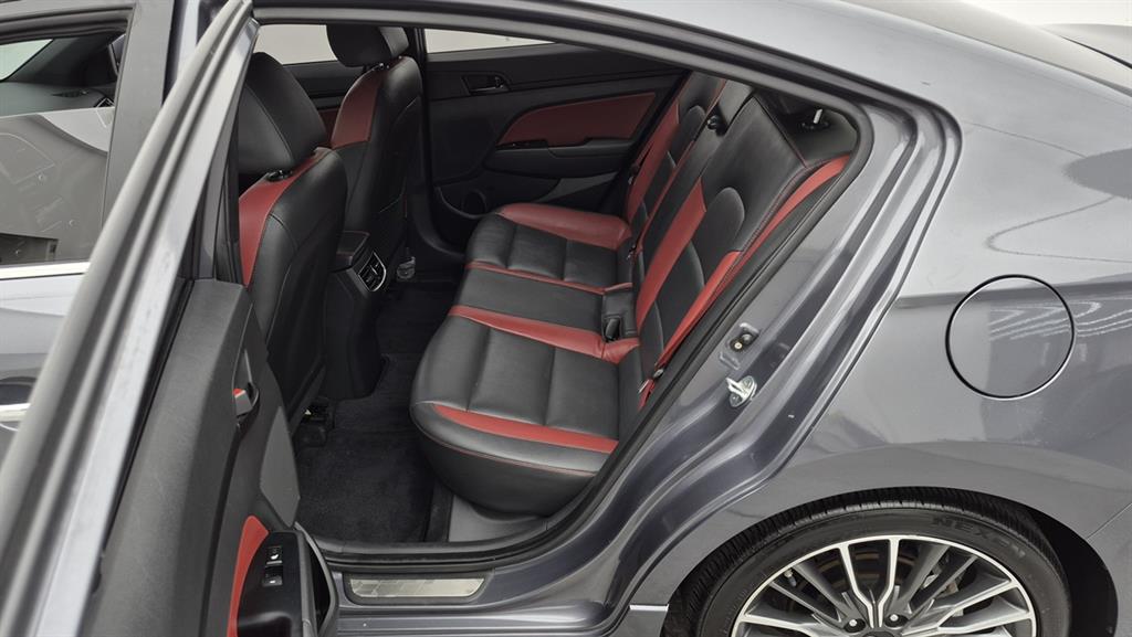 HYUNDAI Avante - Vista 6