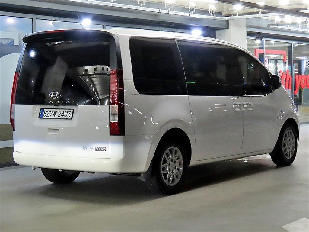 HYUNDAI Staria - Vista 4