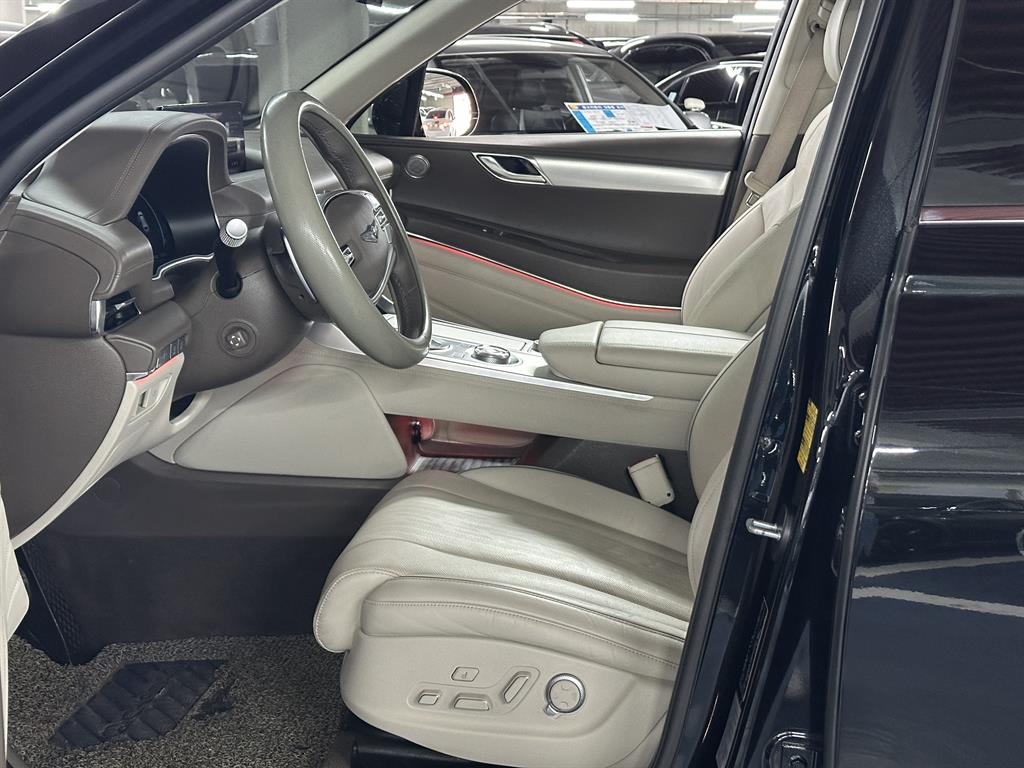 Genesis GV80 - Vista 7