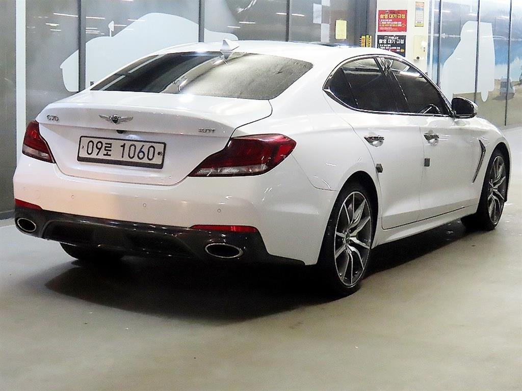 Genesis G70 - Vista 5