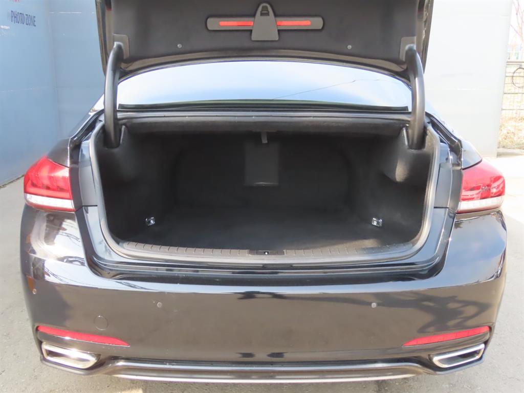 Genesis G80 - Vista 9