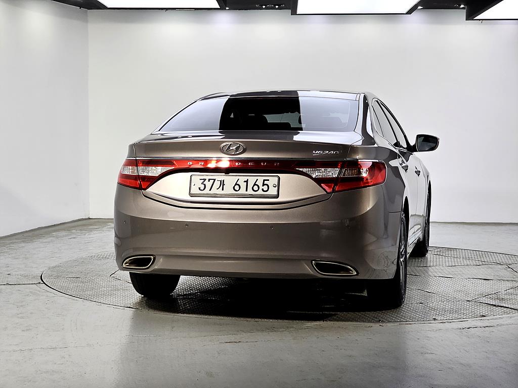 HYUNDAI Grandeur - Vista 3