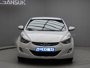 HYUNDAI Avante - Vista 2