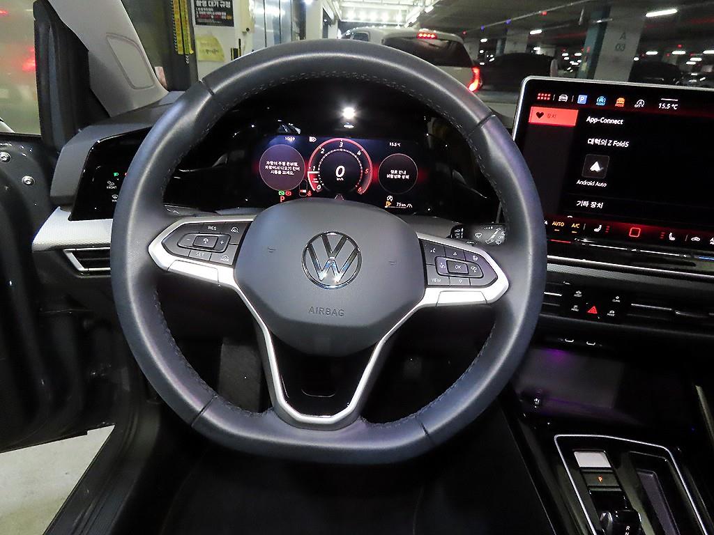 Volkswagen Golf - Vista 8