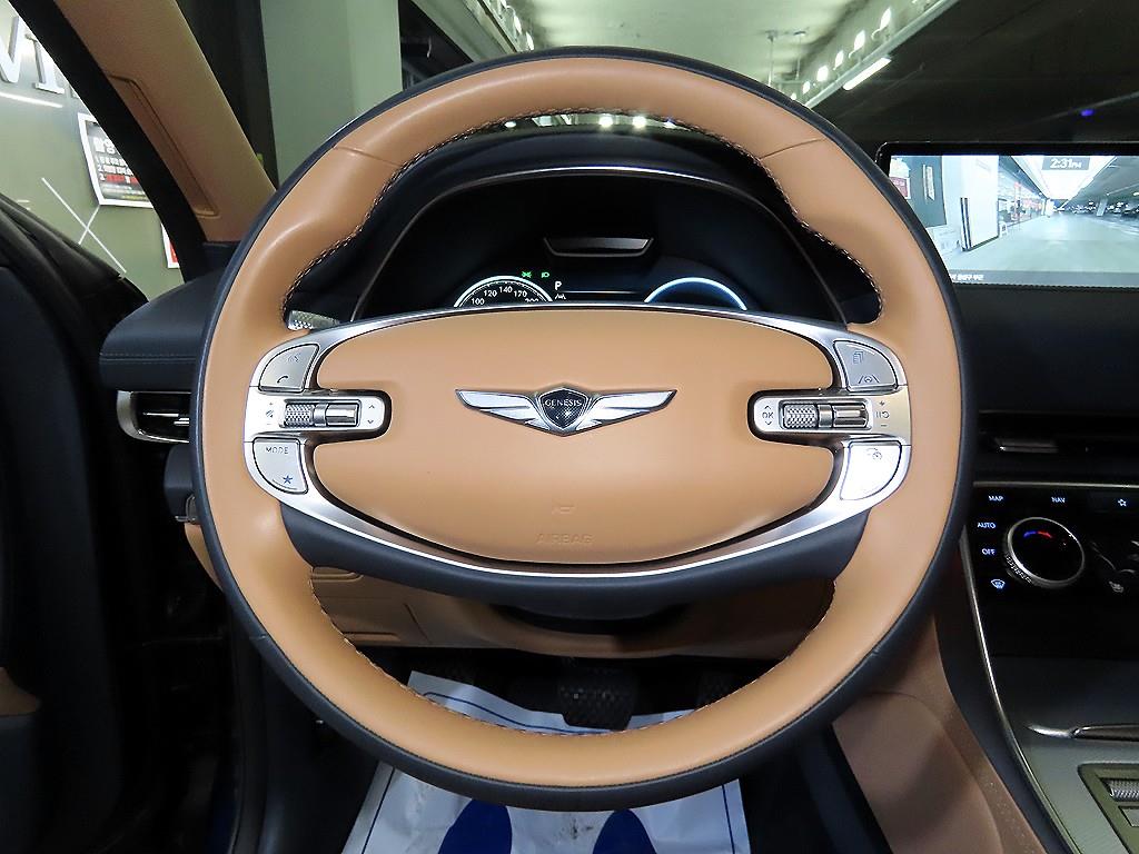 Genesis GV80 - Vista 8