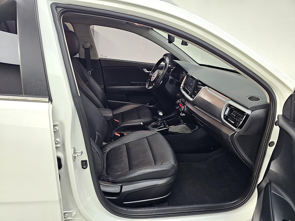 KIA Stonic - Vista 6