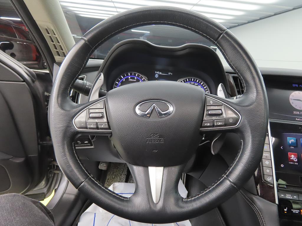 Infiniti Q - Vista 8