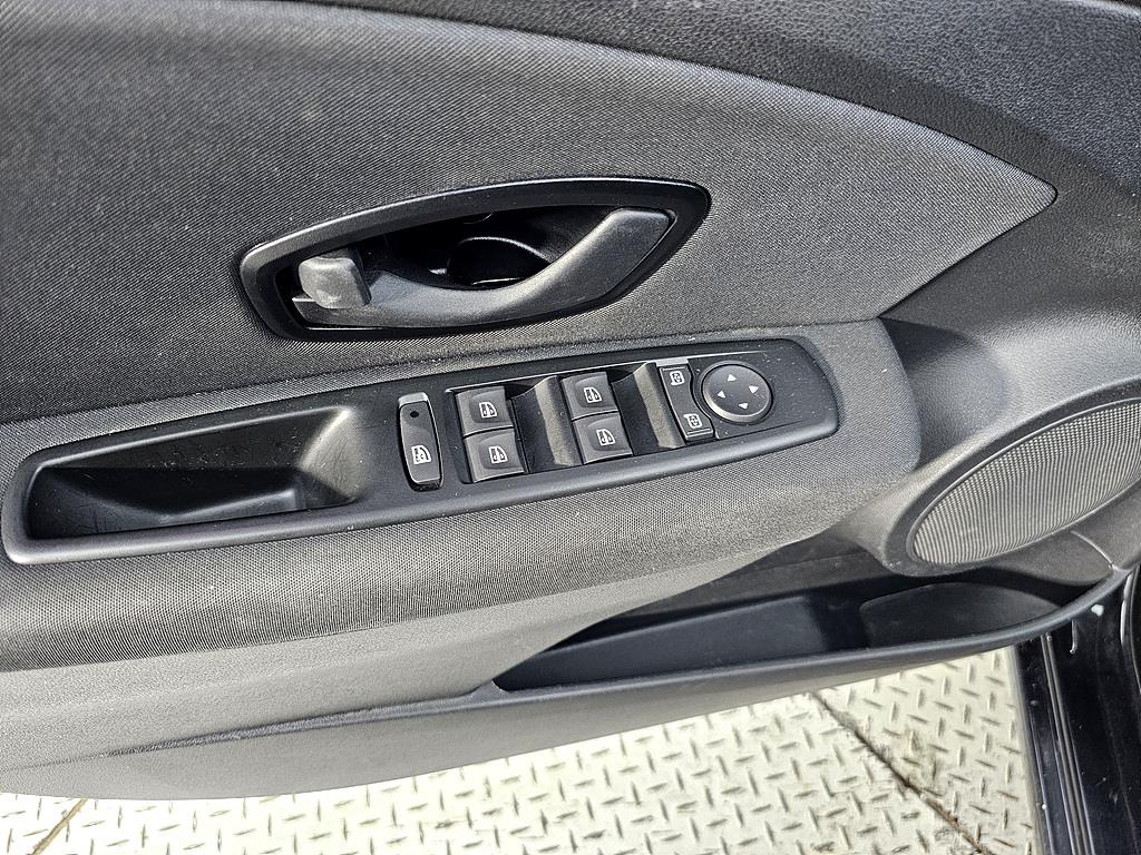 SAMSUNG SM3 - Vista 11