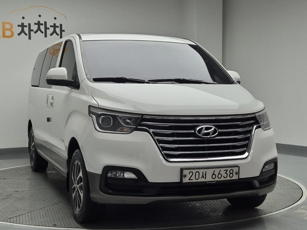 HYUNDAI Starex - Vista 4