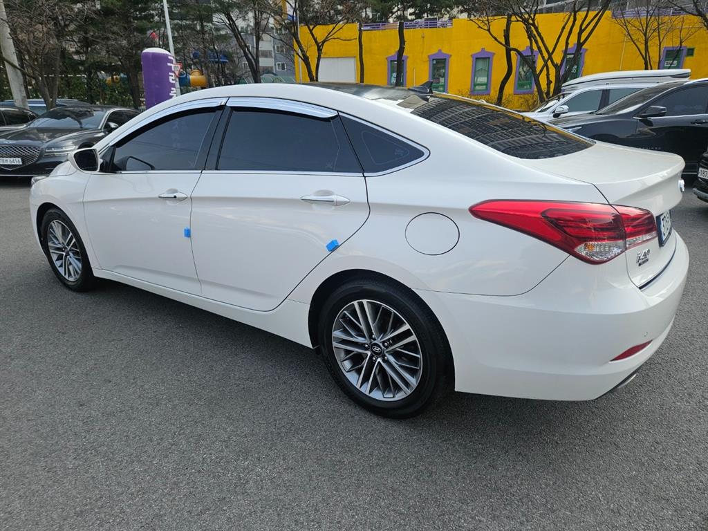 HYUNDAI i40 - Vista 5