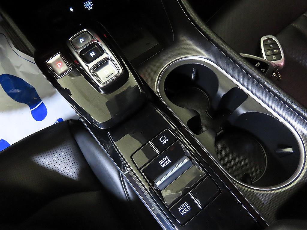 HYUNDAI Sonata - Vista 12