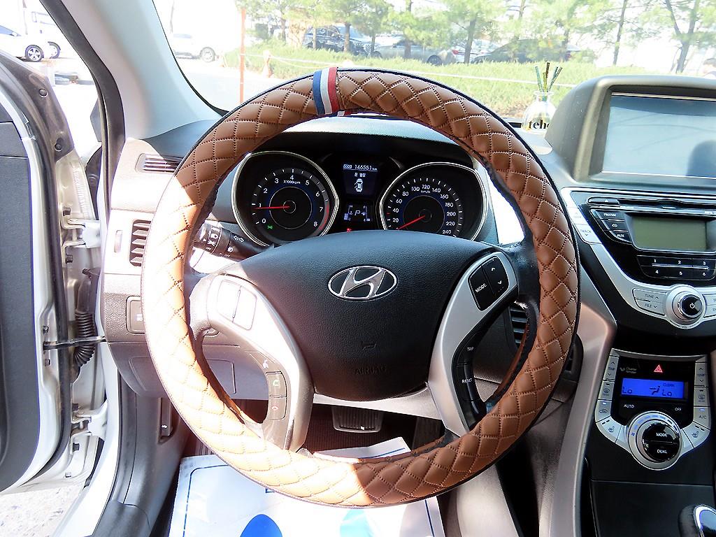HYUNDAI Avante - Vista 8