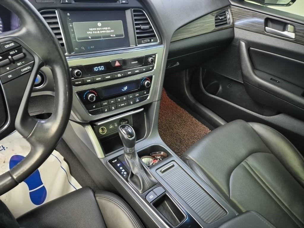 HYUNDAI Sonata - Vista 10