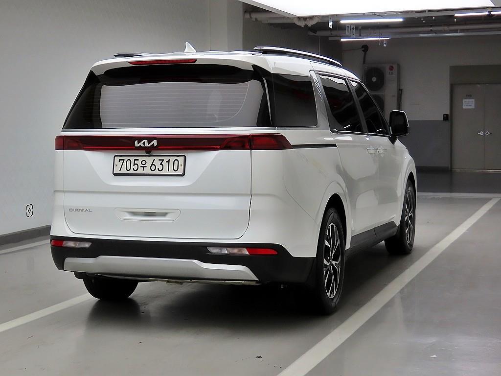 KIA Carnival - Vista 4