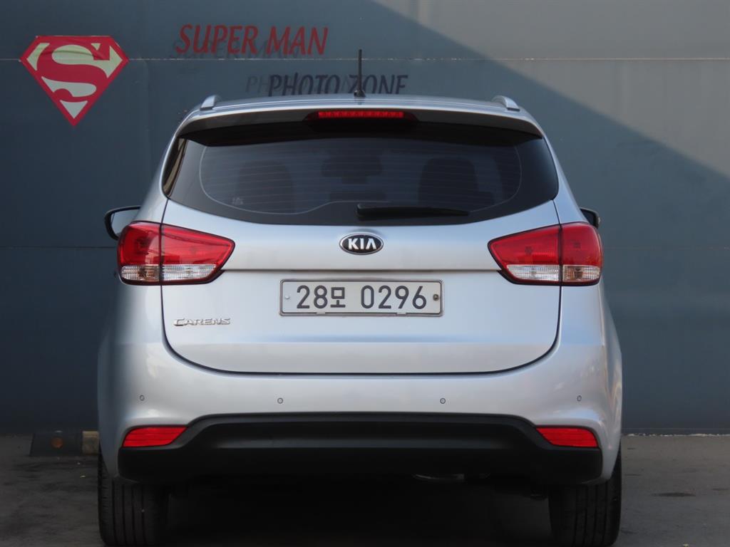 KIA Carens - Vista 7