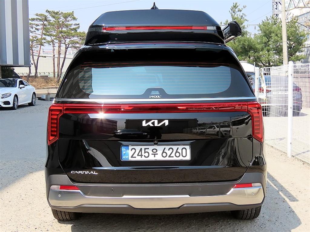 KIA Carnival - Vista 4