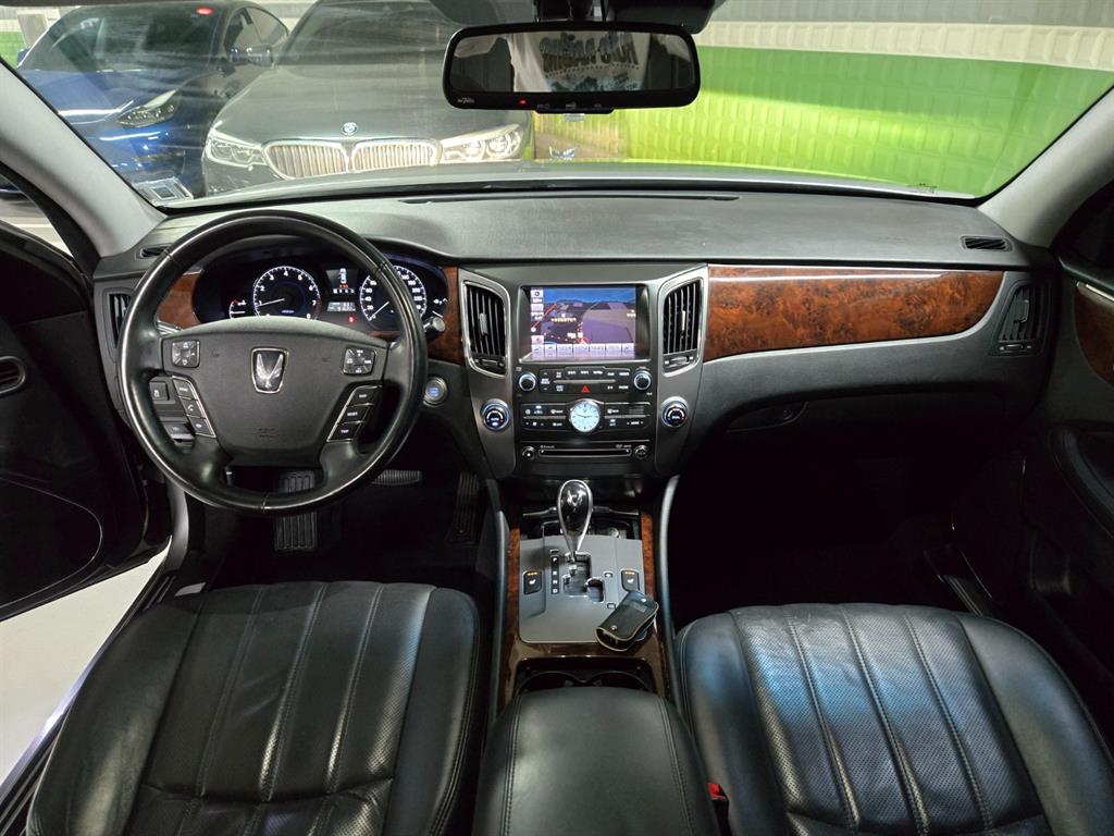 HYUNDAI Equus - Vista 8