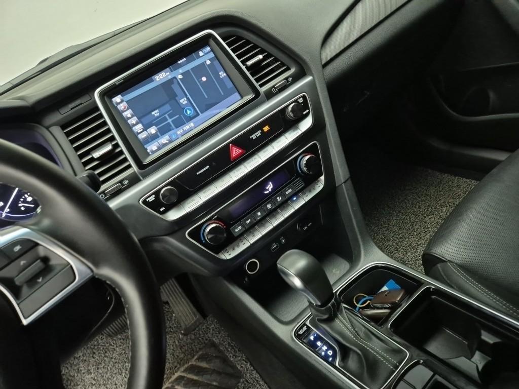 HYUNDAI Sonata - Vista 10