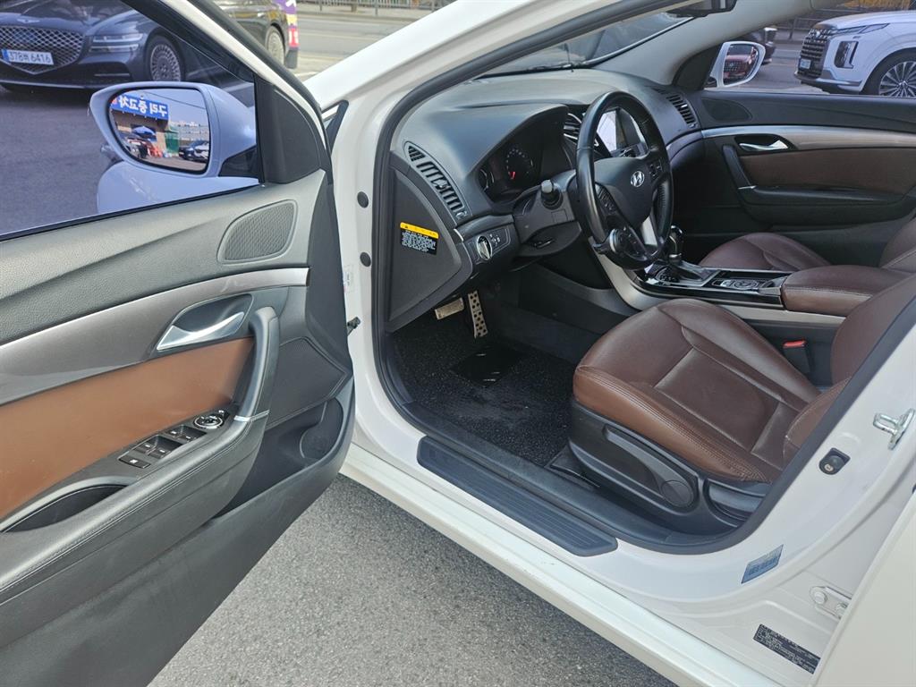 HYUNDAI i40 - Vista 7