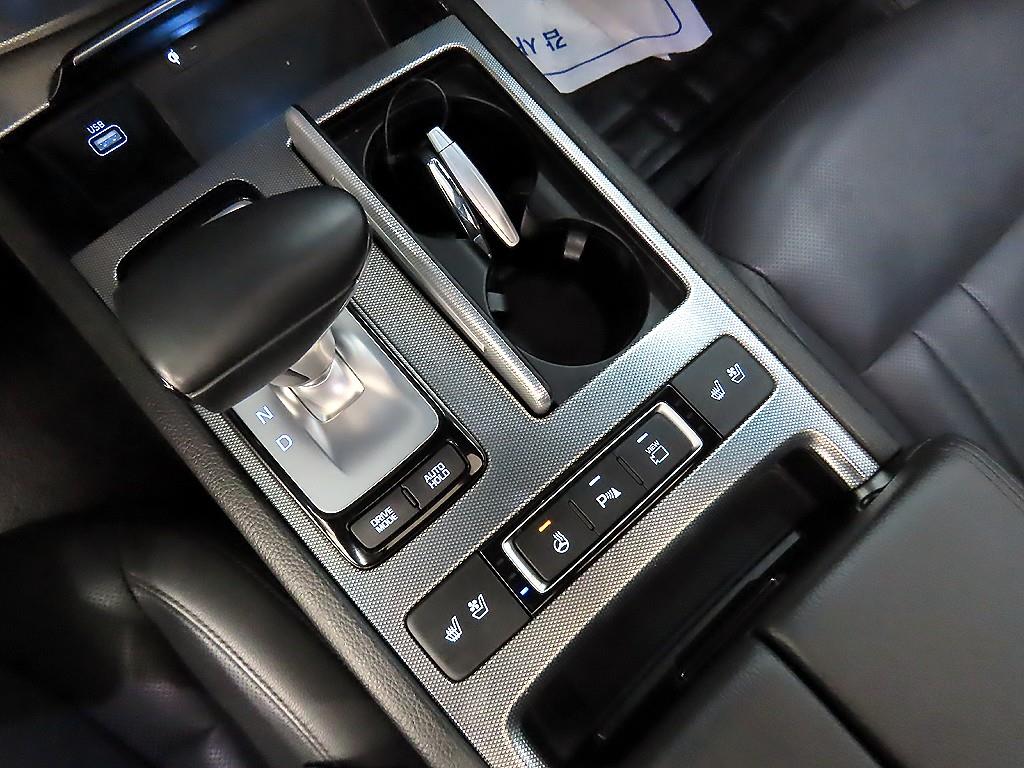 Genesis G80 - Vista 10