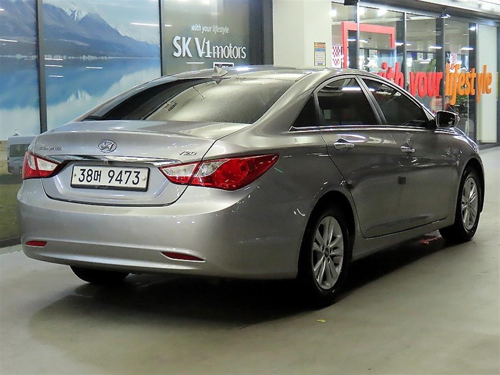 HYUNDAI Sonata - Vista 4