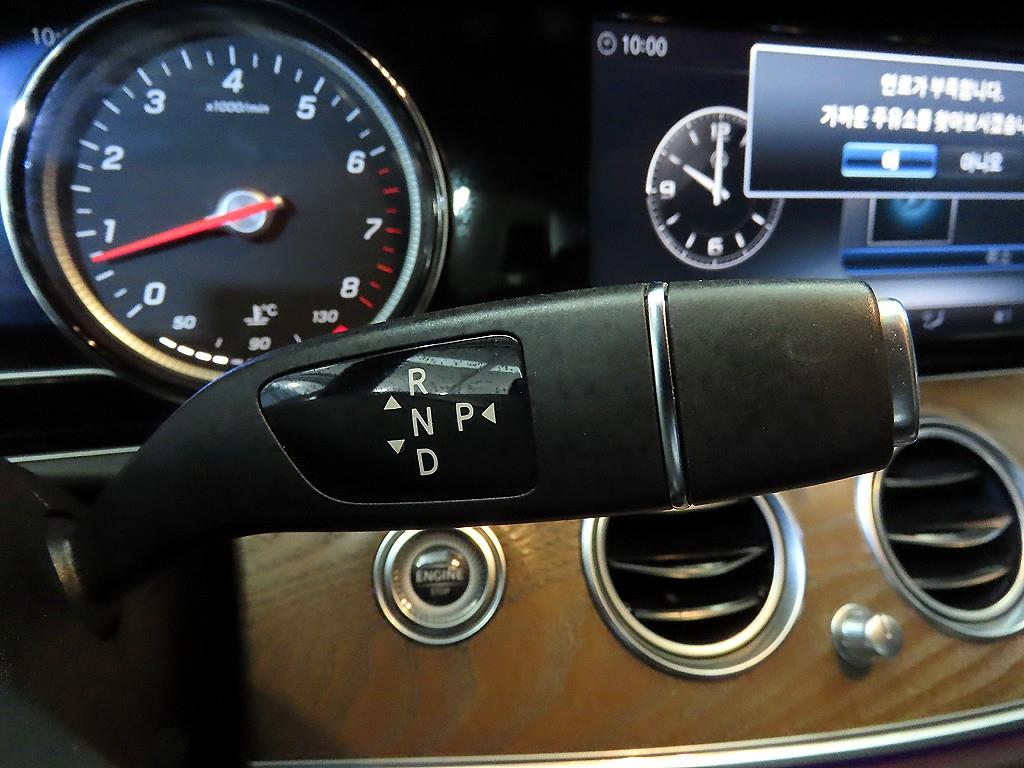 Mercedes Benz E class - Vista 12