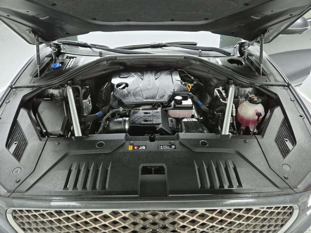 Genesis GV70 - Vista 5