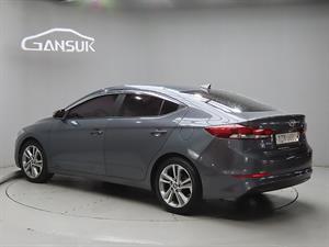 HYUNDAI Avante - Vista 6