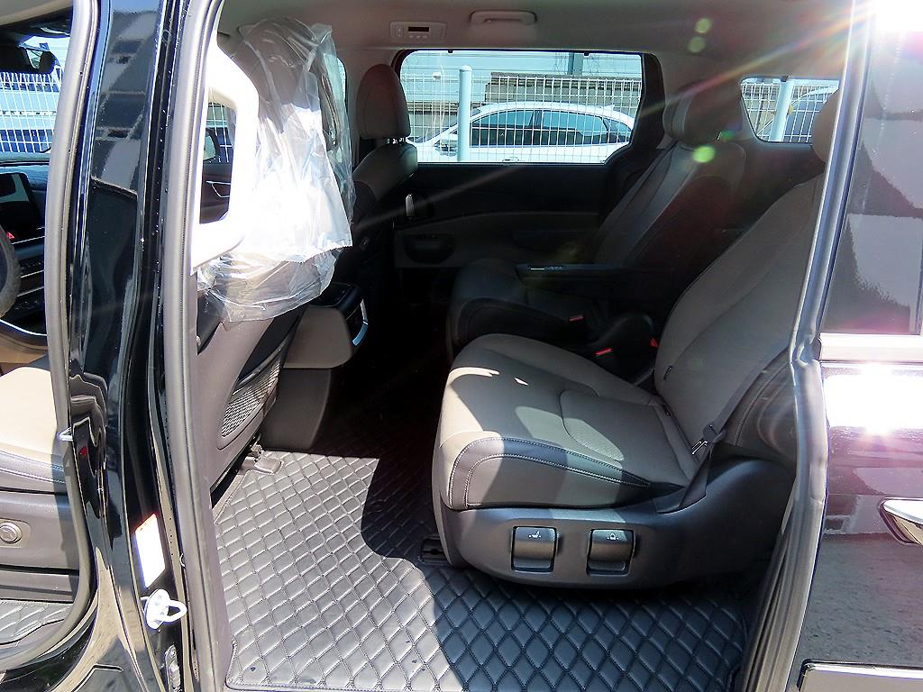 KIA Carnival - Vista 6